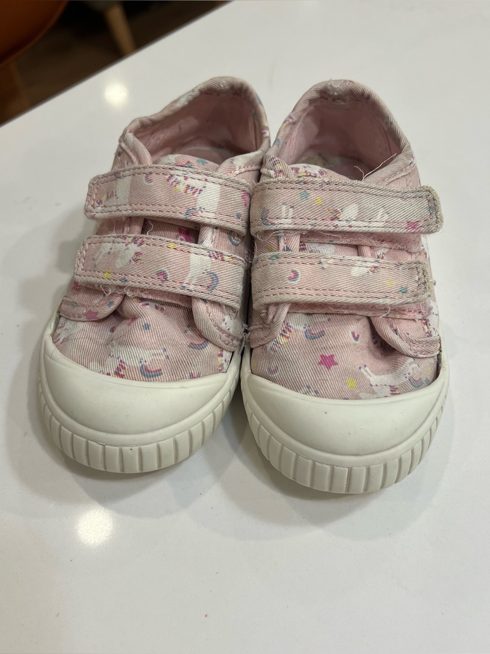 Velcro Sneakers with unicorn print